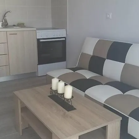 Nianthy 法里拉基