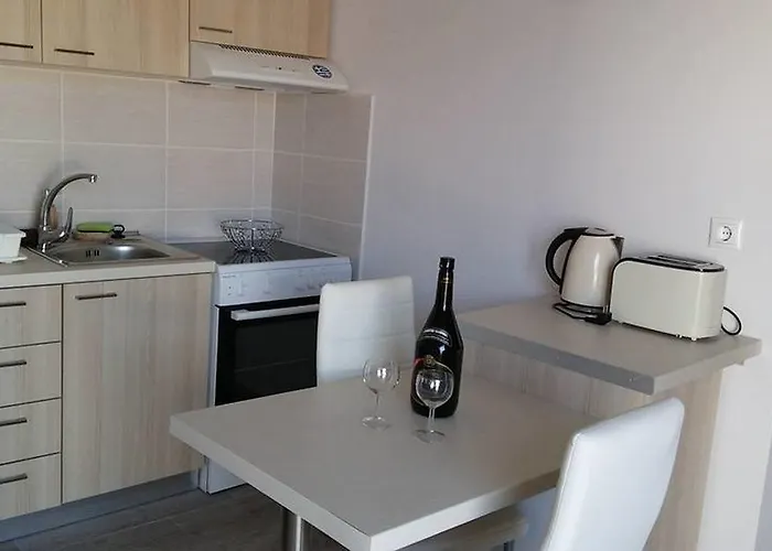 Nianthy Φαληράκι